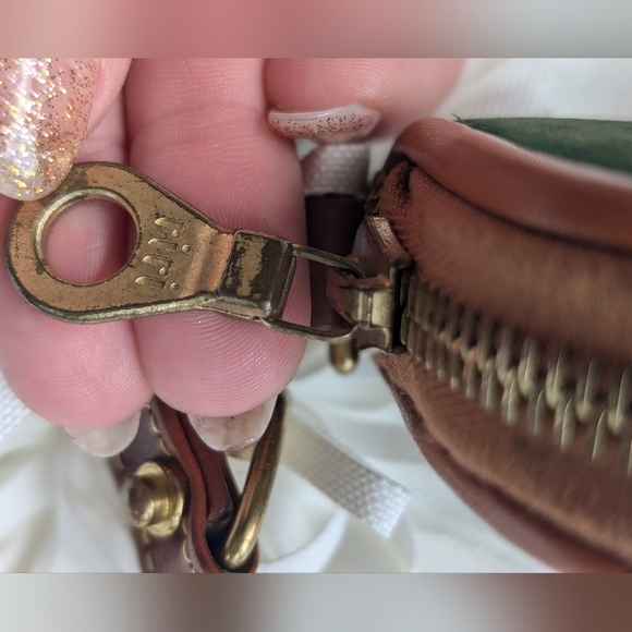 Dooney & Bourke USA coin purse Nubuck Suede wristlet Rare HTF - Picture 5 of 5